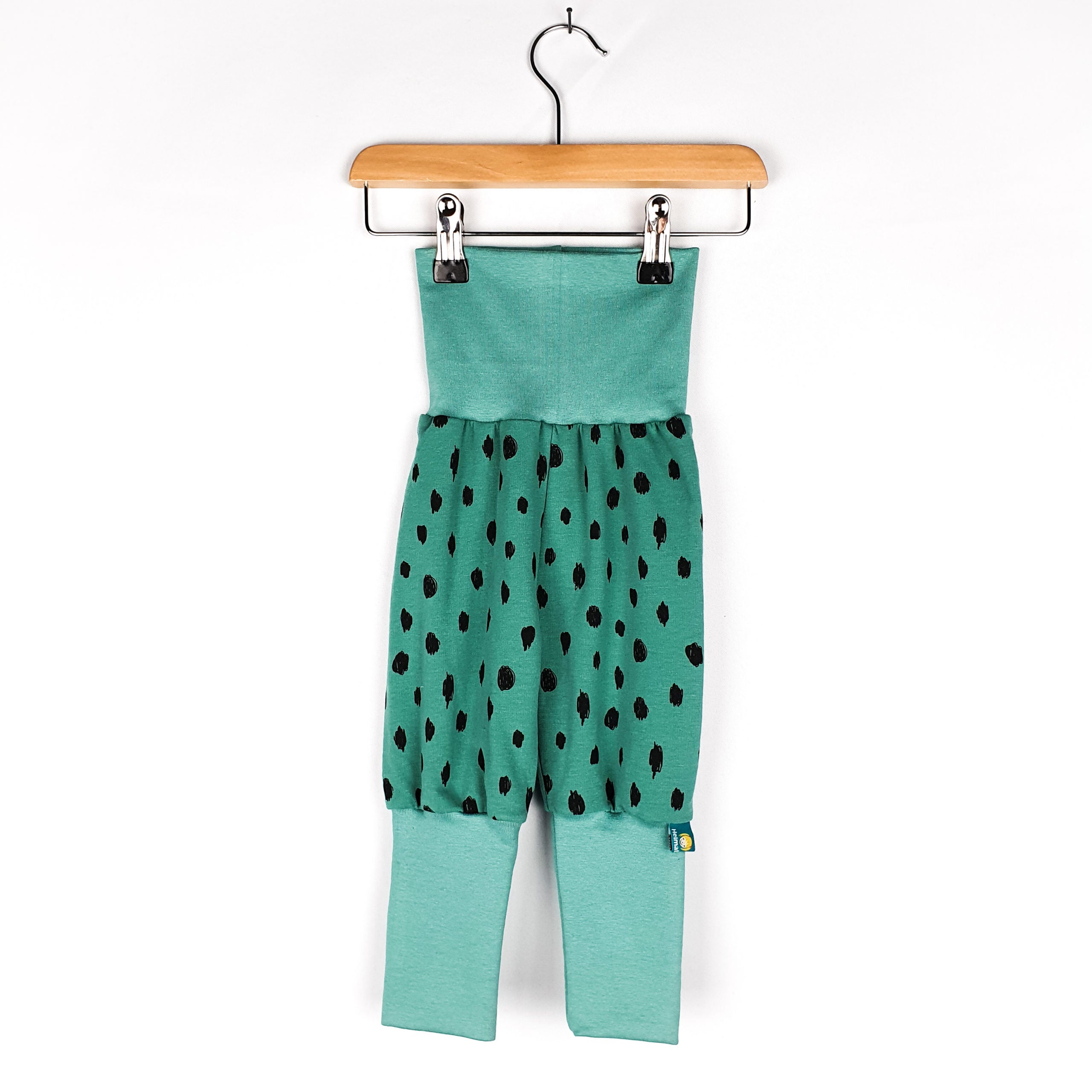 Mitwachshose mint mit schwarzen Punkten Sweat