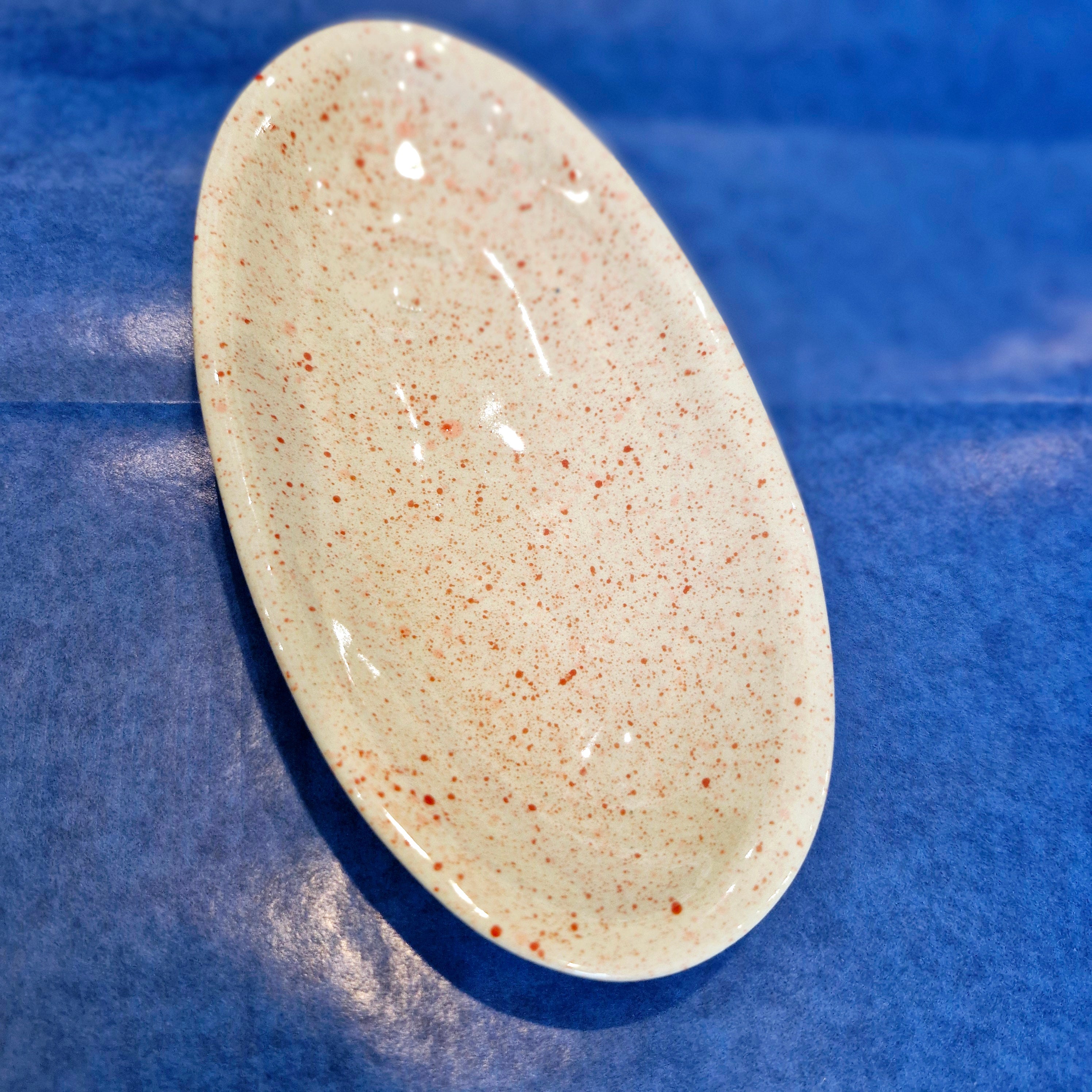 Good Clay Sunshine x Studio du. Ovale kleine Platte
