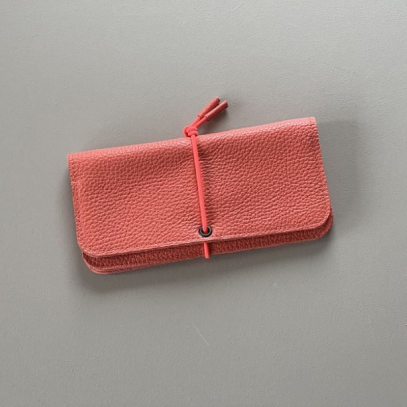 KNOT Wide Portemonnaie aus Leder (verschiedene Farben)