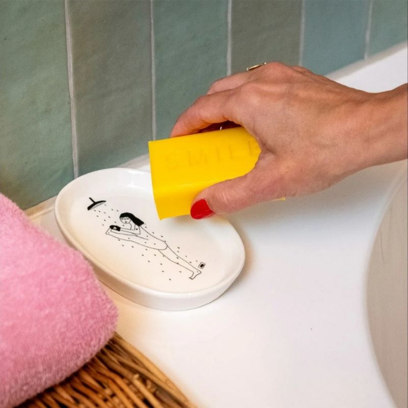 helen b Schale 'yoga in the shower'