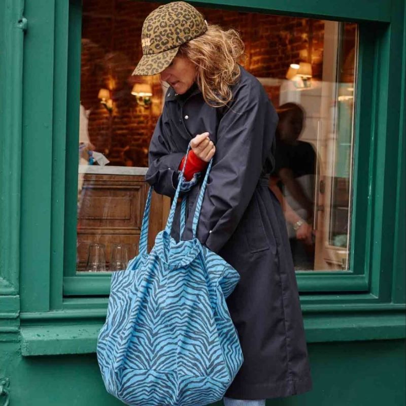 Rose in April Tote bag 'Elisa Blau Zebra'