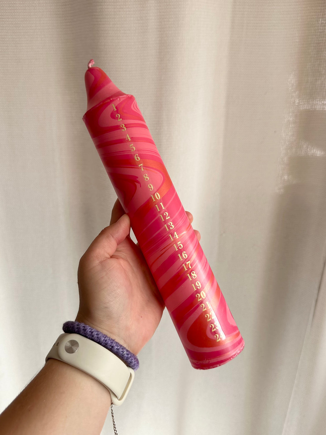 AdventskalenderKerze 'dark red pink marble'