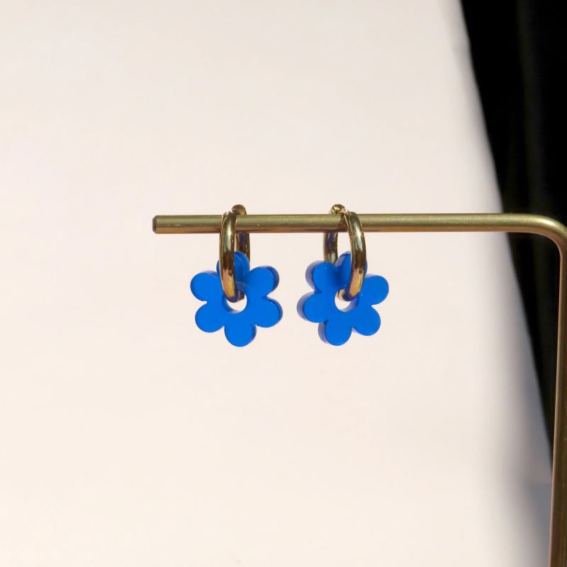 niemalsmehrohne Ohrringe 'Royalblau Flower Edelstahl Hoops'
