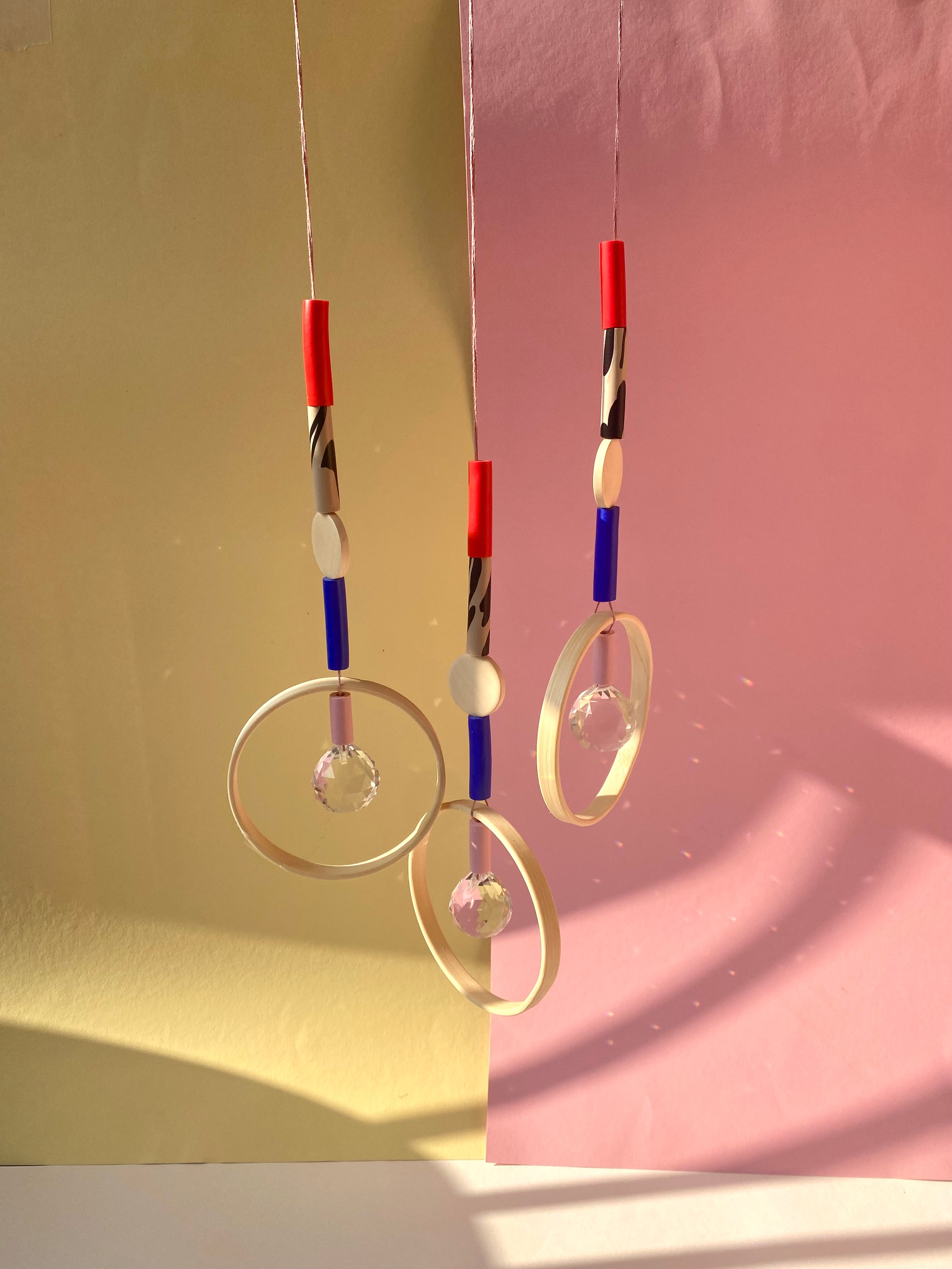 Frau Montag x Studio du. 'Suncatcher mit Holzring' unterschiedliche Farben