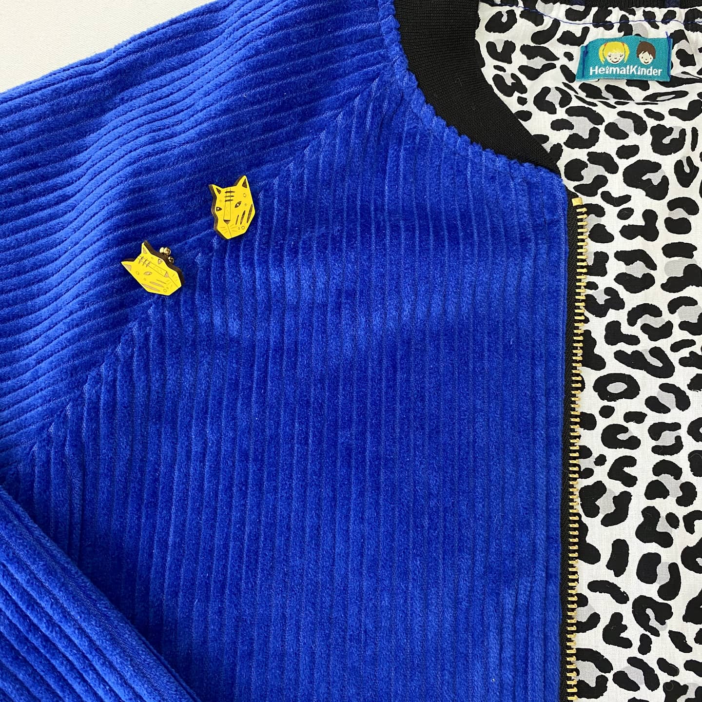 Bomberjacke Breitcord 'knallblau/Leo' studio du.