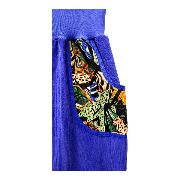 Mitwachshose 'knallblau mit Leoparden Taschen'