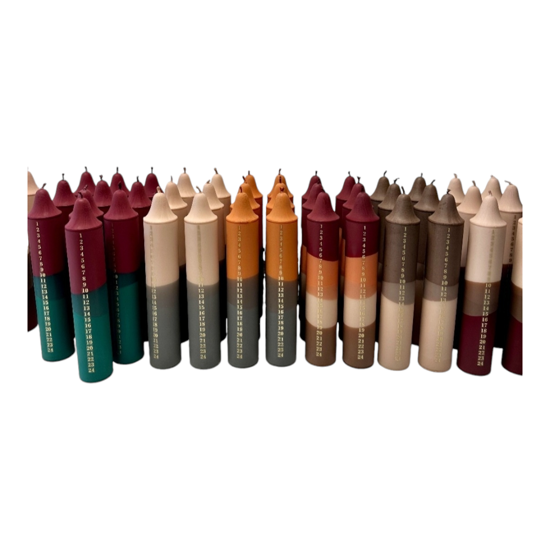 AdventskalenderKerze rot, orange, beige, braun
