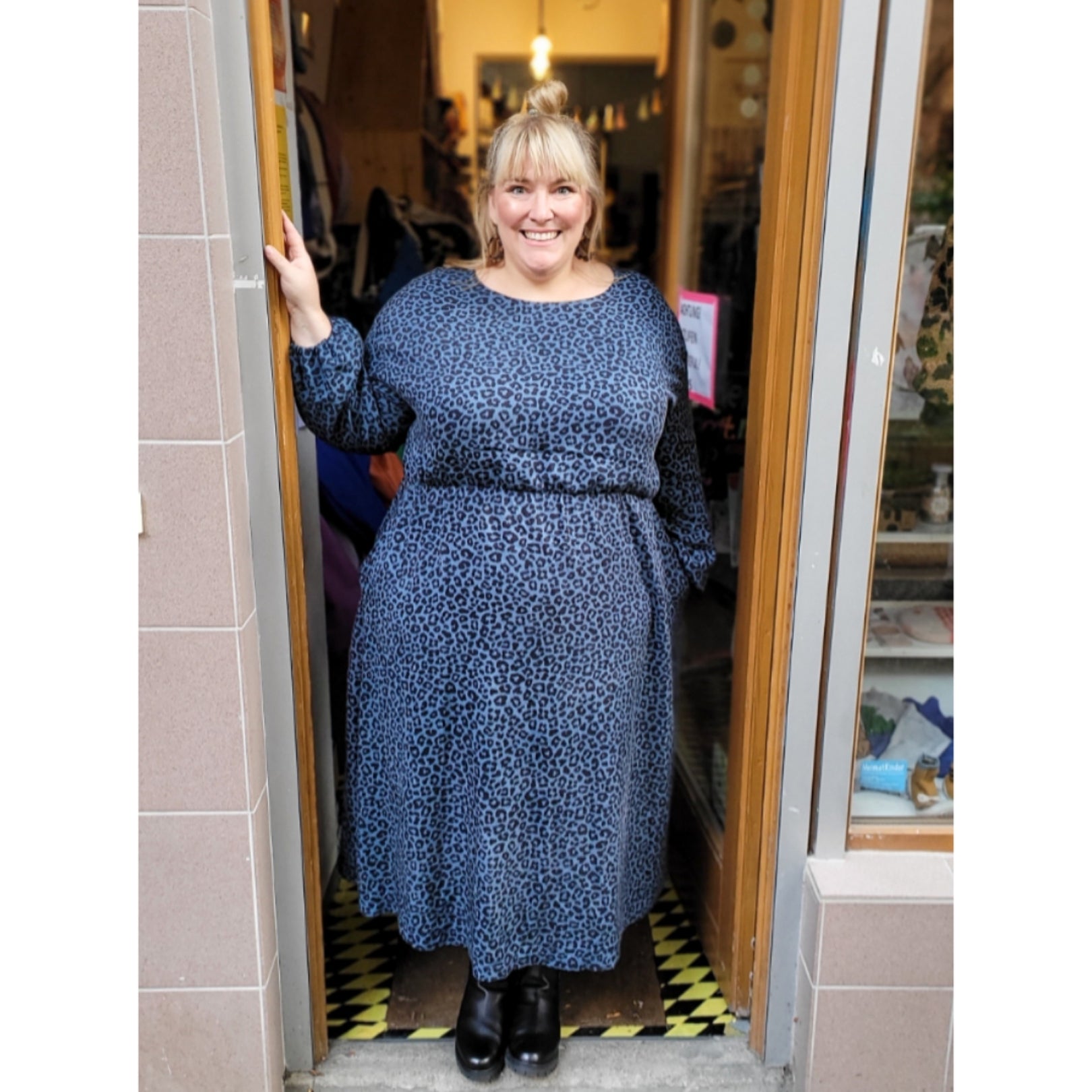 Lang/kurzarm MidiKleid aus Viskose 'Leo Jeansblau'