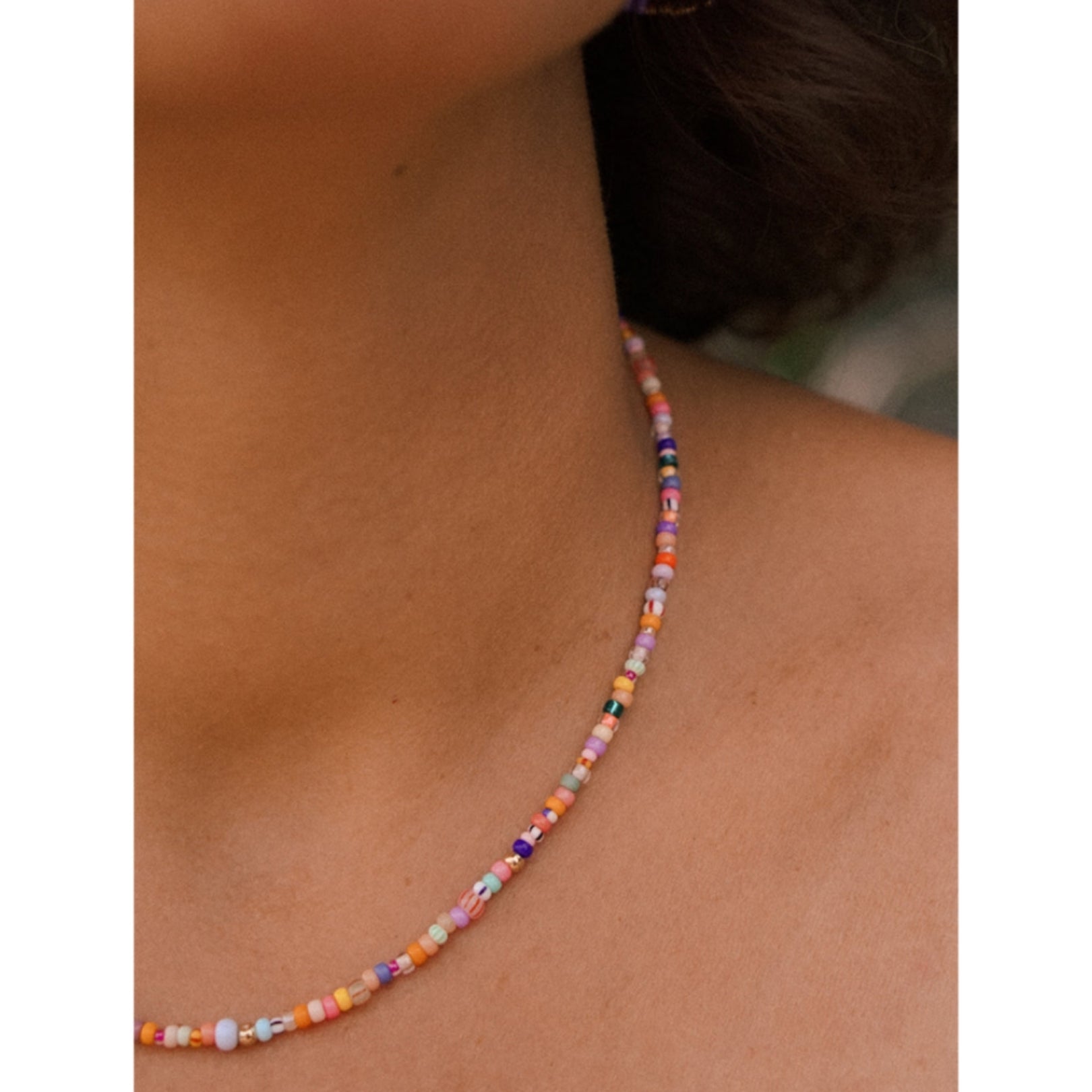 SanSan MONDO kurze Kette aus bunten Glasperlen