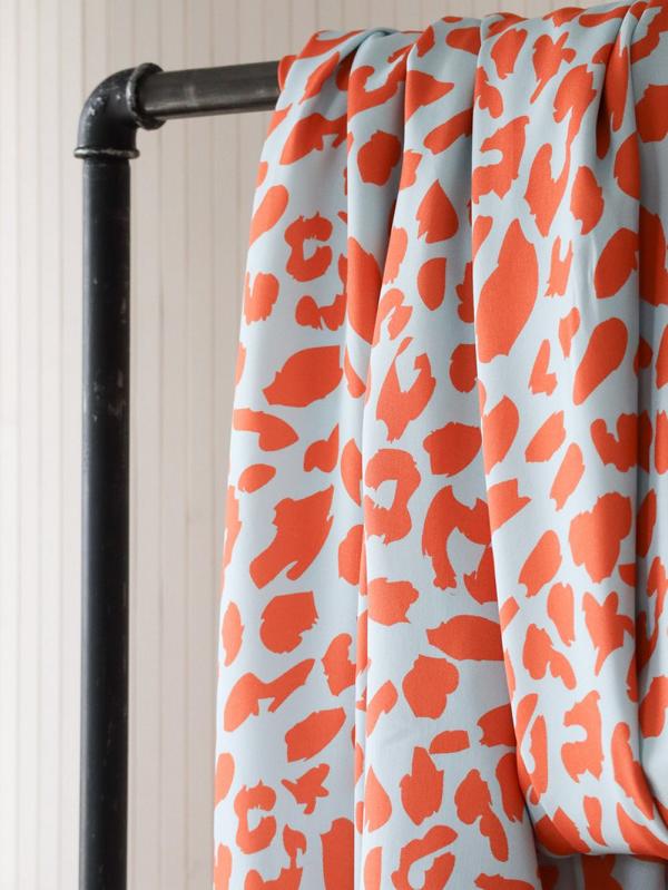 Viskoserock 'Urban Leo hellblau orange' Midi