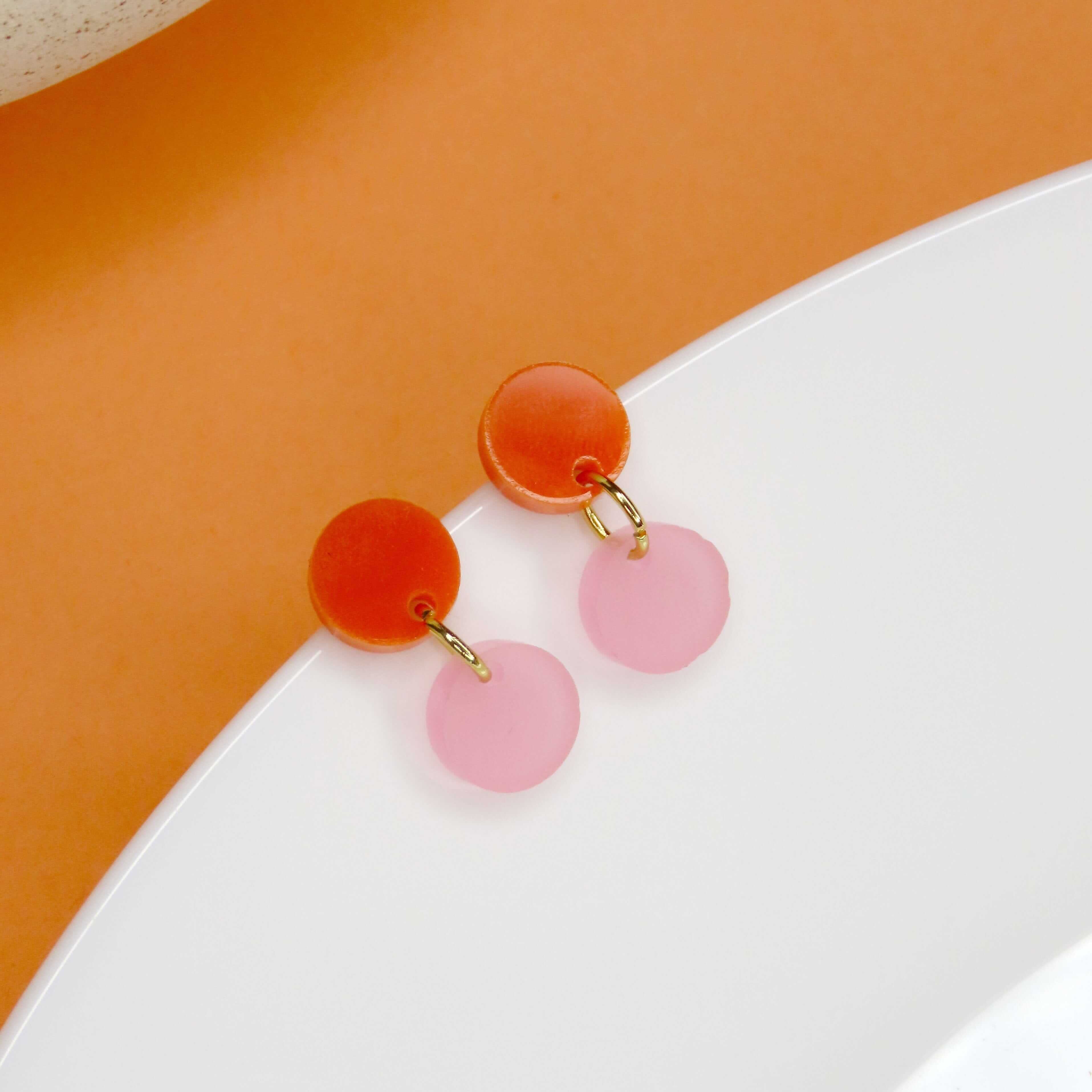 Dotty Acryl Ohrringe in orange eisrosa niemalsmehrohne