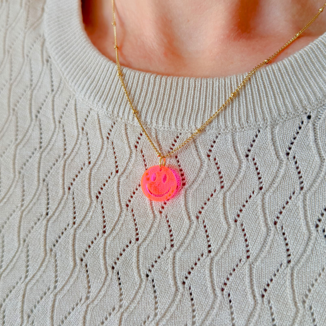 vanMauZ - Halskette Lume Charms | Smile Neonpink Gold
