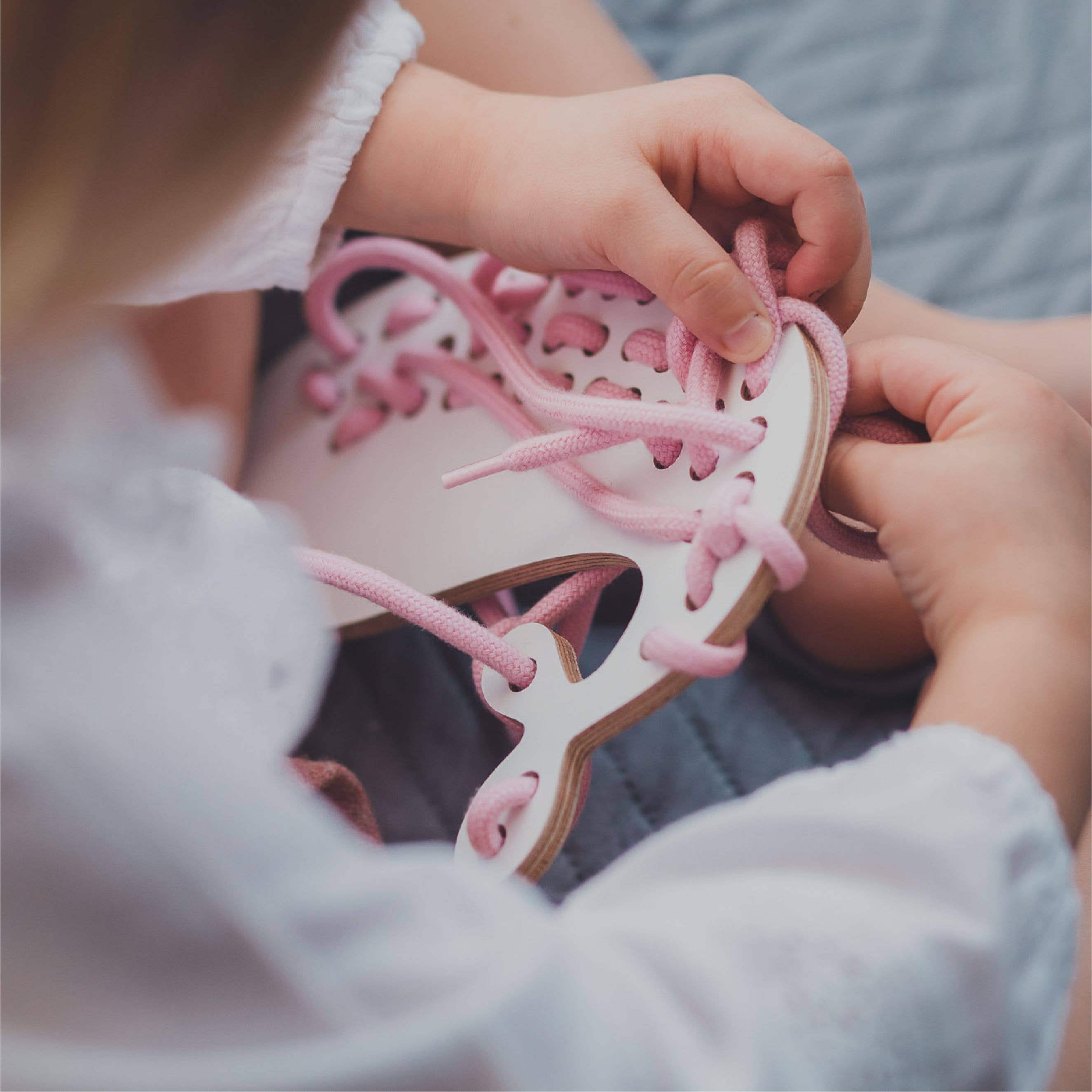 Jack the Wal, Spielzeug zum Schnüren aus Holz, montessori