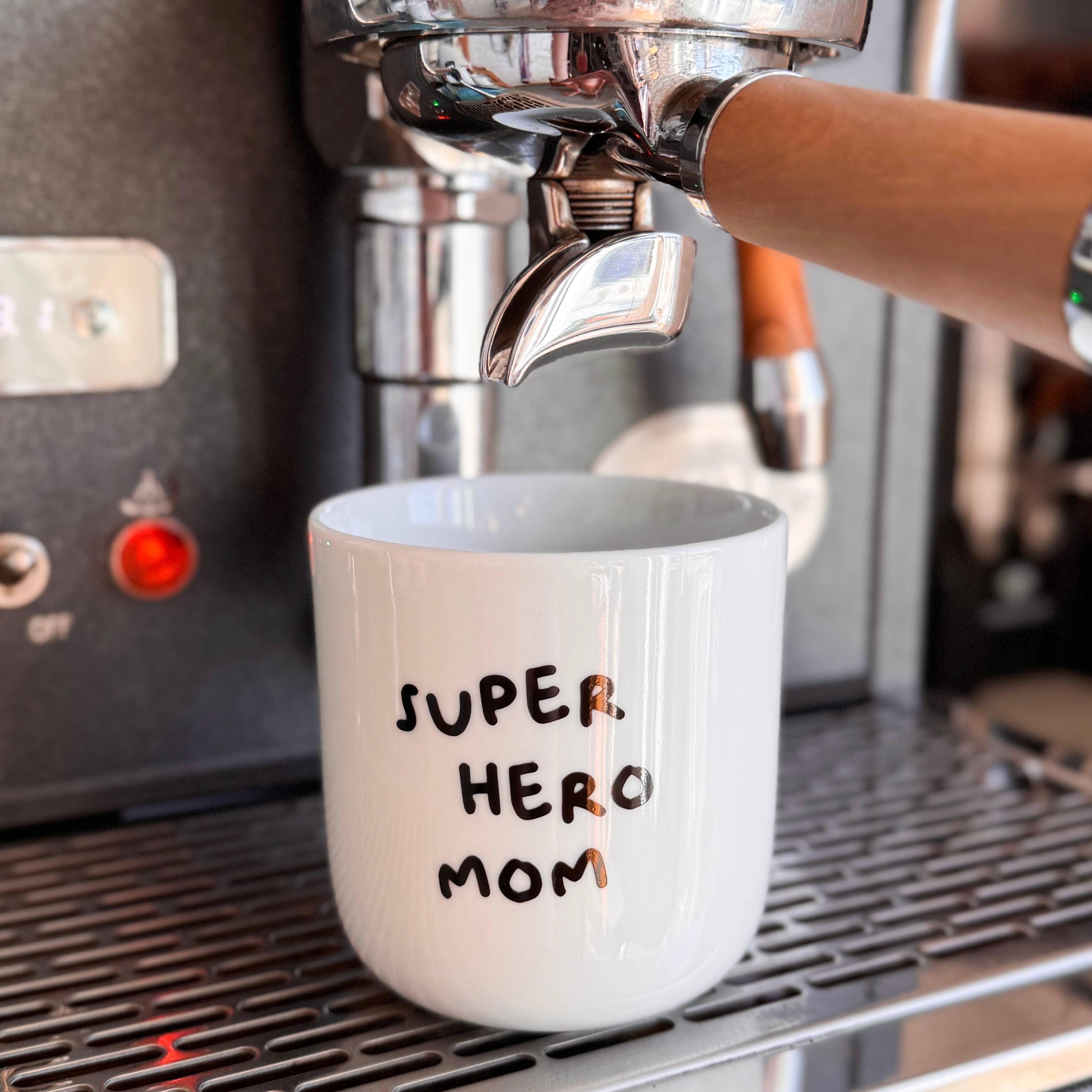 Frau Hansen "Becher Superhero Mom"