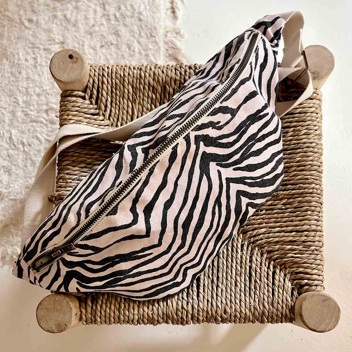 Rose in April Bauchtasche 'Zebra Hellrosa'