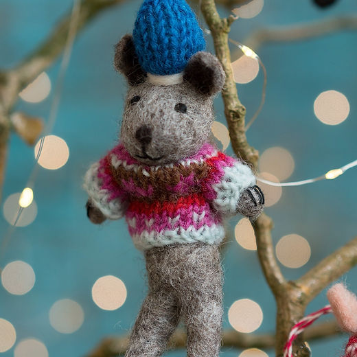 A World of Craft Weihnachtsanhänger 'Bear with knitted pullover'