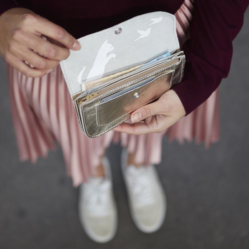 Portemonnaie 'Cat Chase Medium' von Keecie verschiedene Farben