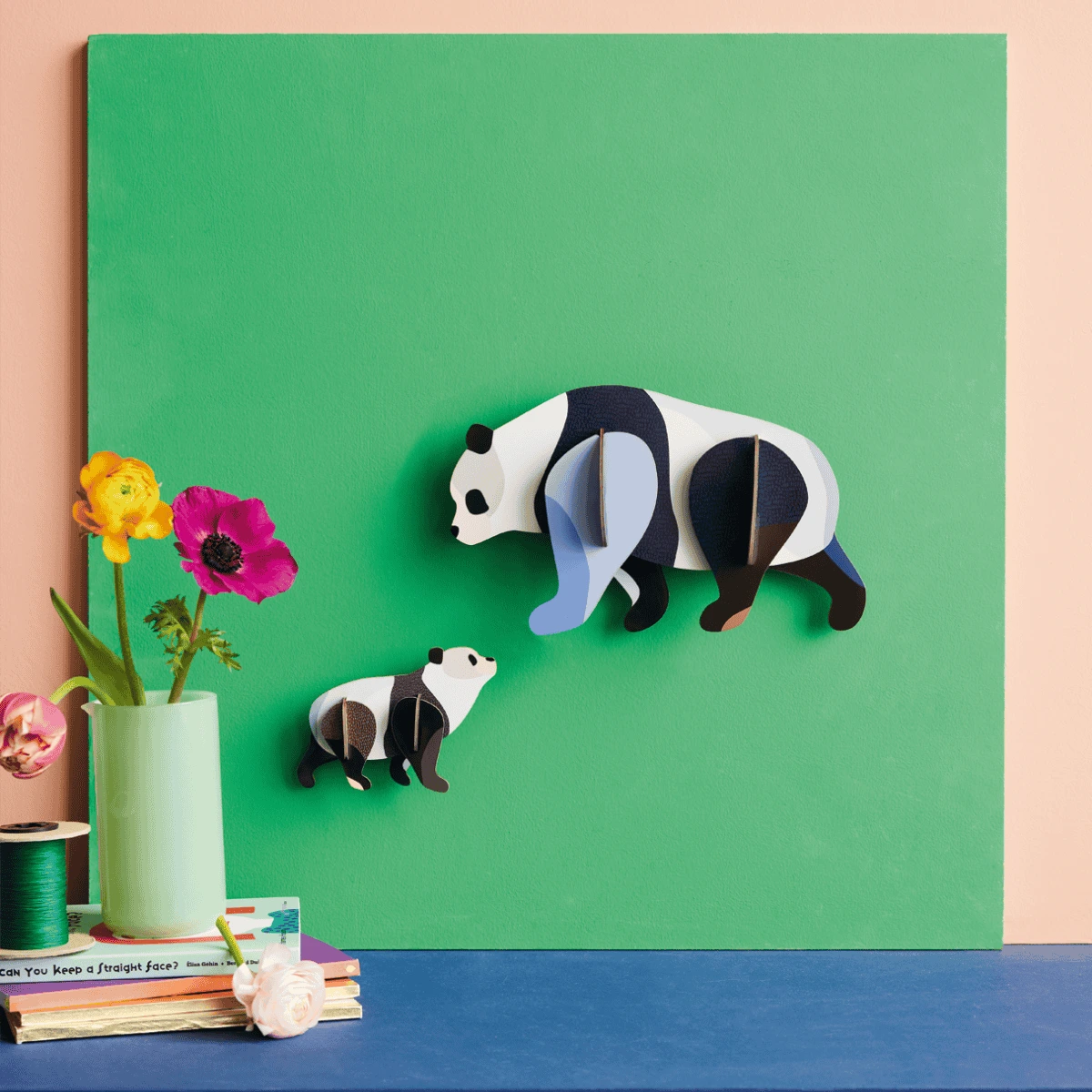 Studio ROOF 'Big Wild animals - Panda Family'