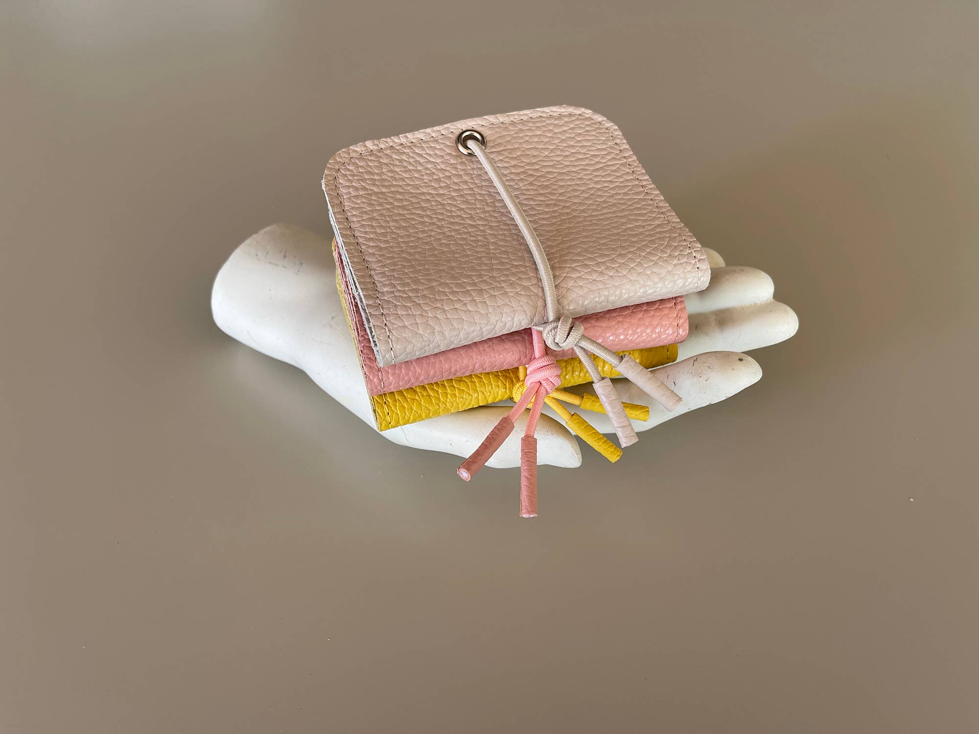 KNOT Geldbörse Mini - Leder - Blüte