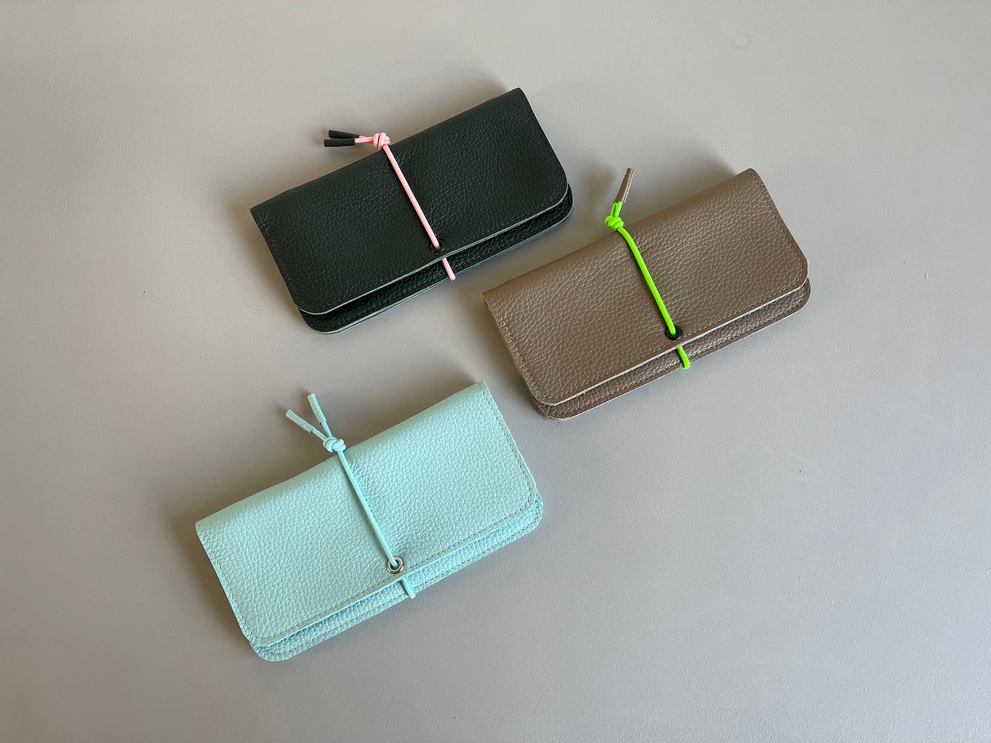 KNOT Brieftasche breit - Leder - Waldfarben