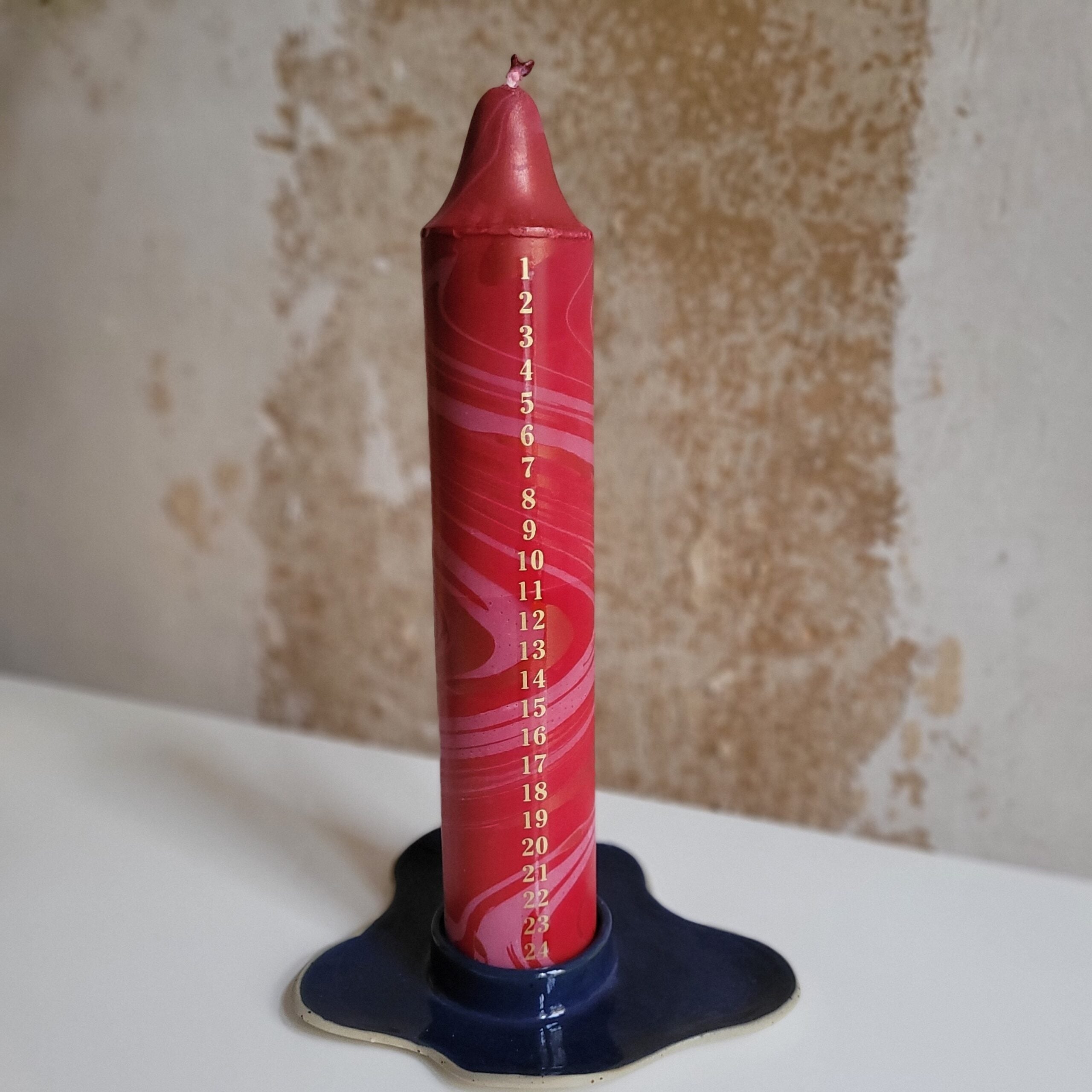 AdventskalenderKerze 'dark red pink marble'