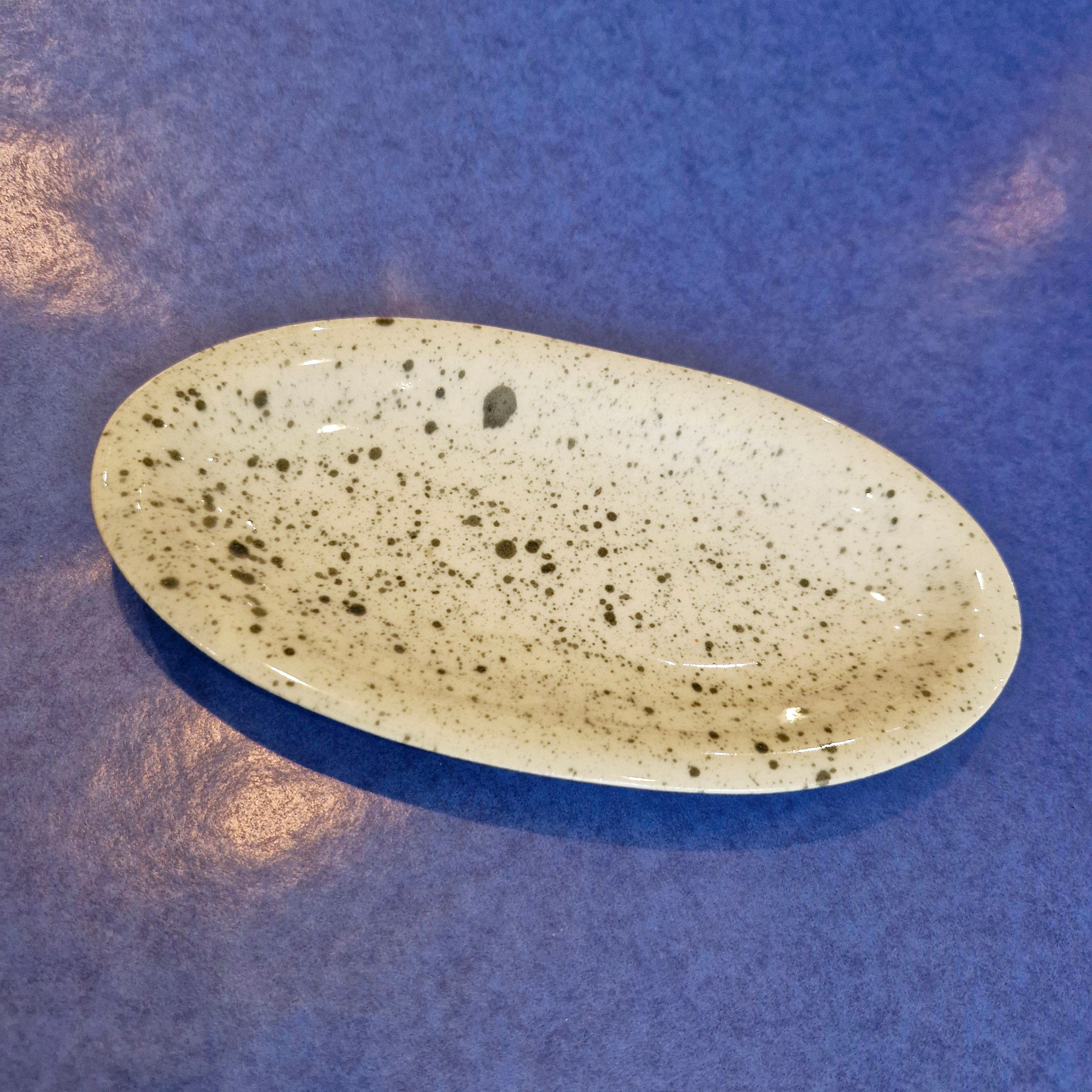 Good Clay Sunshine x Studio du. Ovale kleine Platte