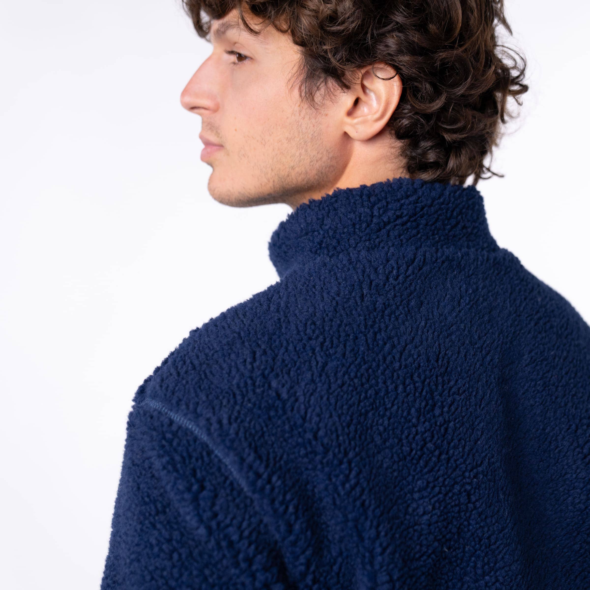 Zweifarbige Jacke aus Sherpa in Marineblau