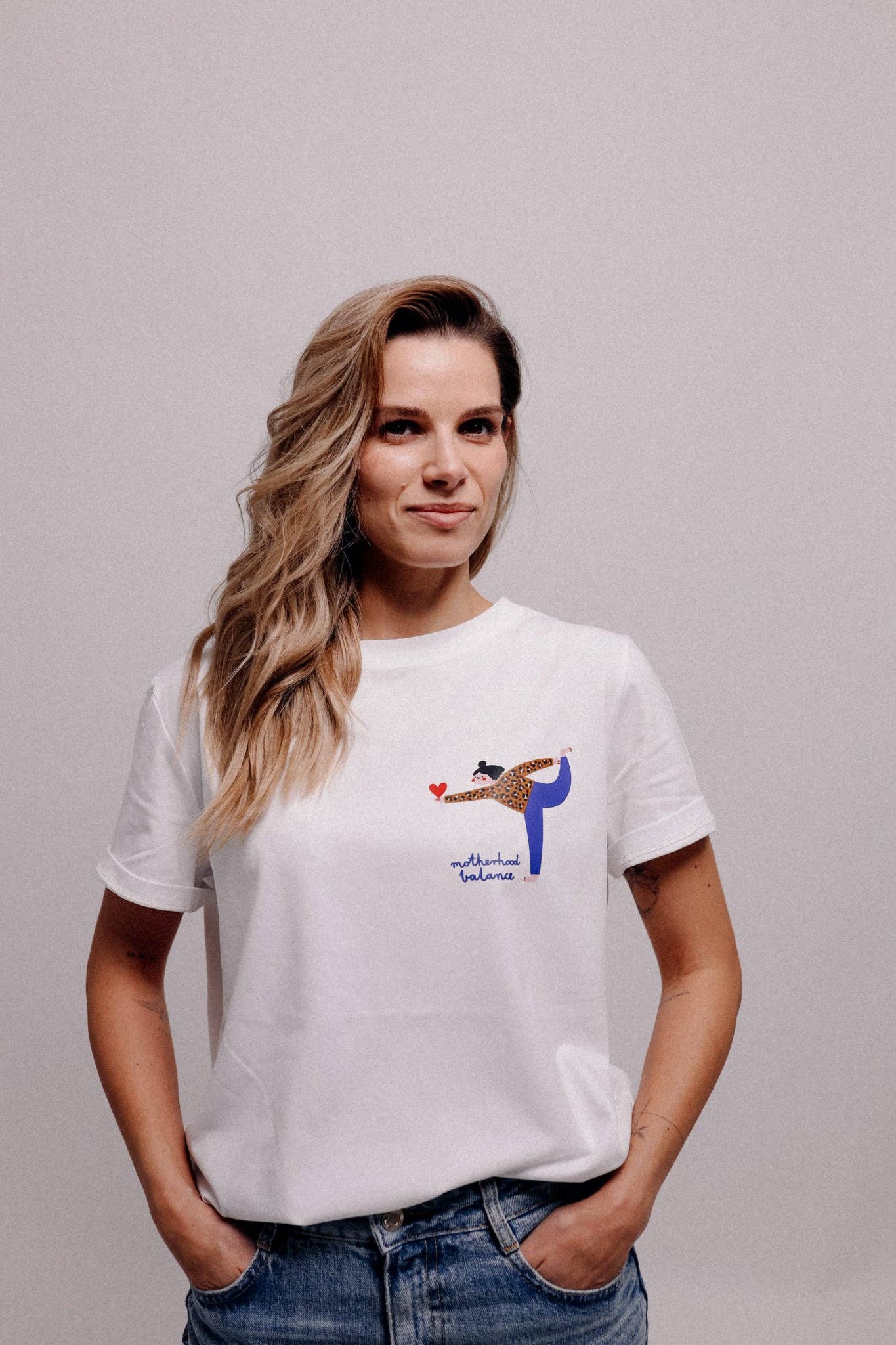 BALANCE AUF WEIß -  ERWACHSENEN T-SHIRT