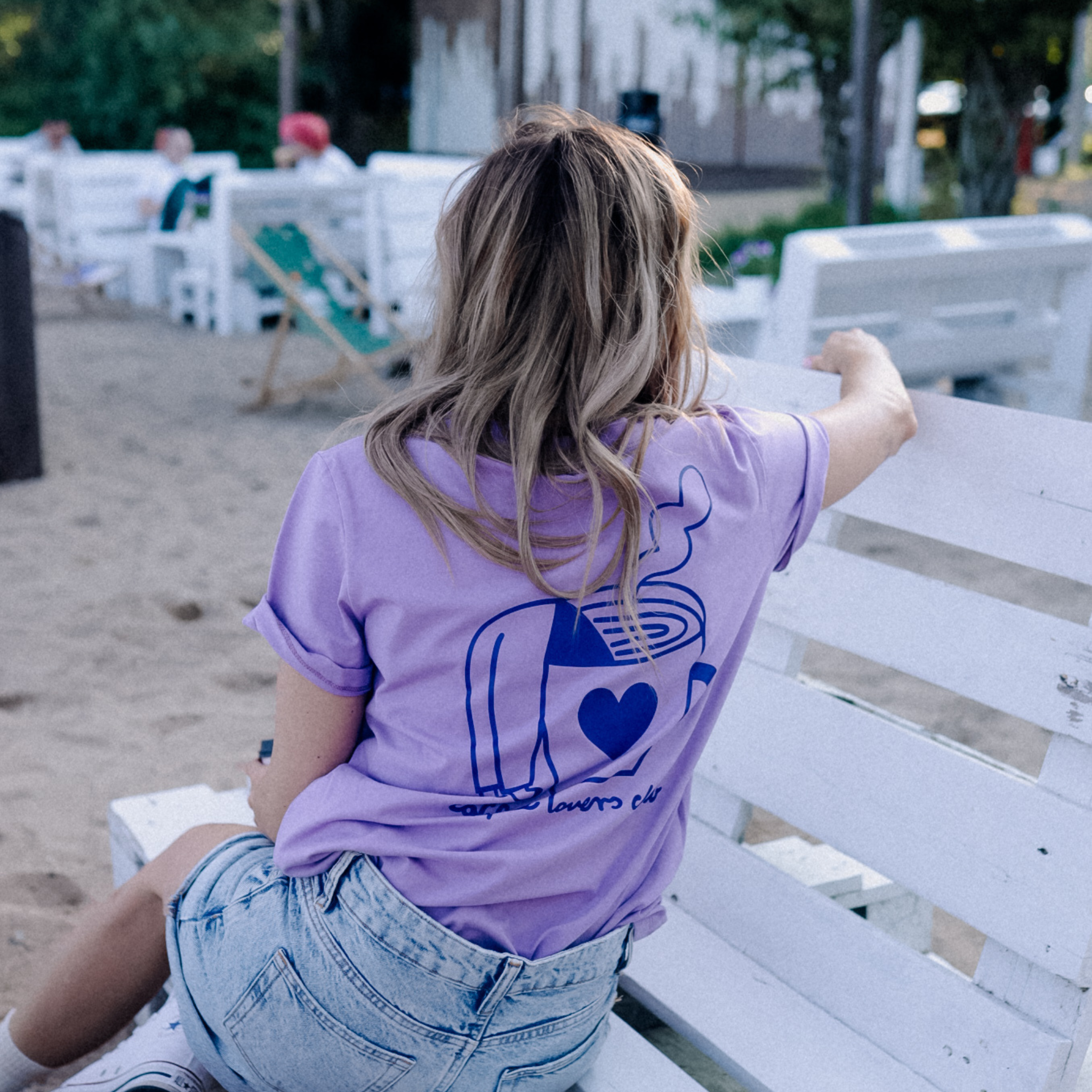 Dont grow up BIG COFFEE LOVER AUF LILA -  ERWACHSENEN T-SHIRT