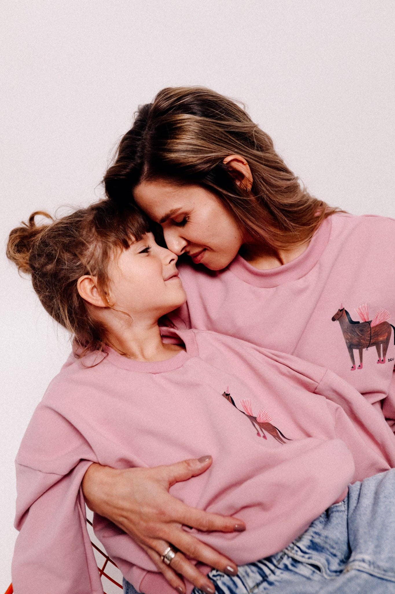 Pferd auf altrosa Kinder Sweatshirt Don't grow up