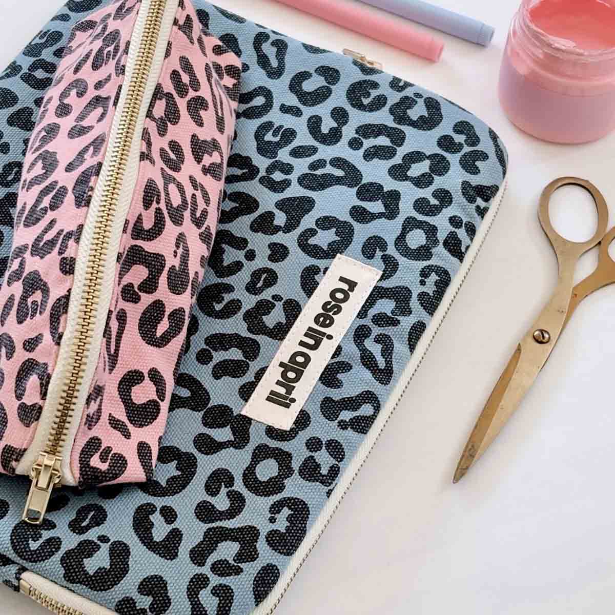 GASTON Graou Erdbeere Etui von Rose in April