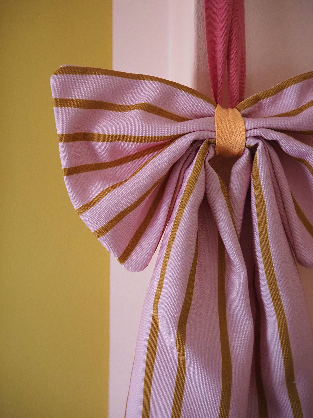 Weihnachtsschmuck Schleife rosé/senf schmal gestreift