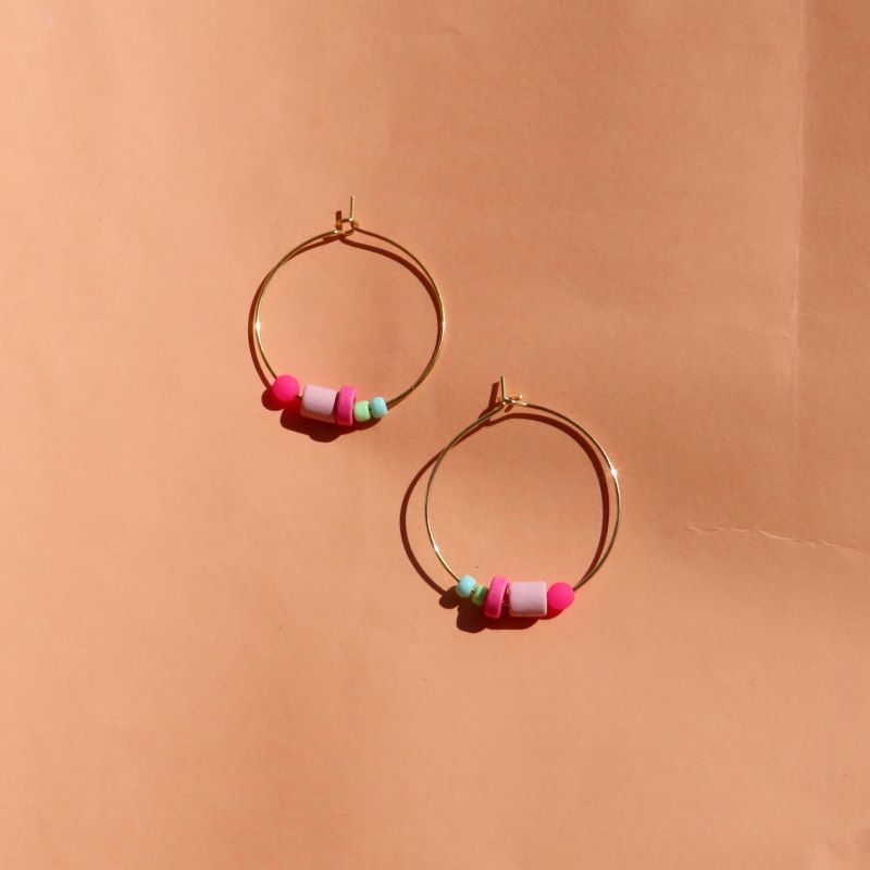 niemalsmehrohne Creolen 'Funky Hoops aus Edelstahl mit pinken Perlen Mix 2'