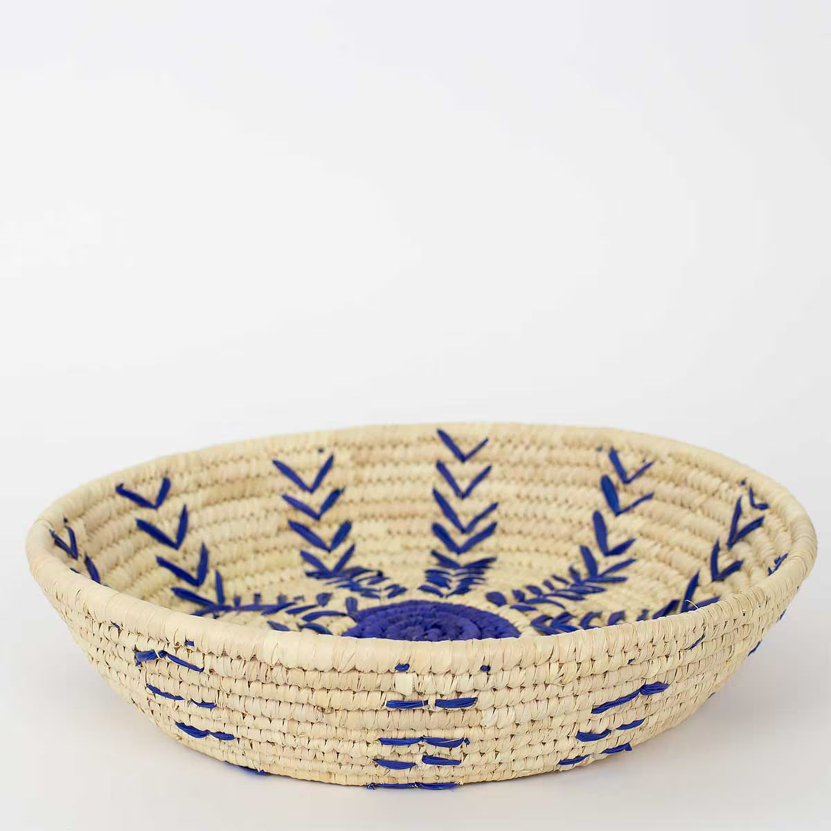 PALM FLOWER Brotkorb natur/blau – handgeflochten aus Palmblättern