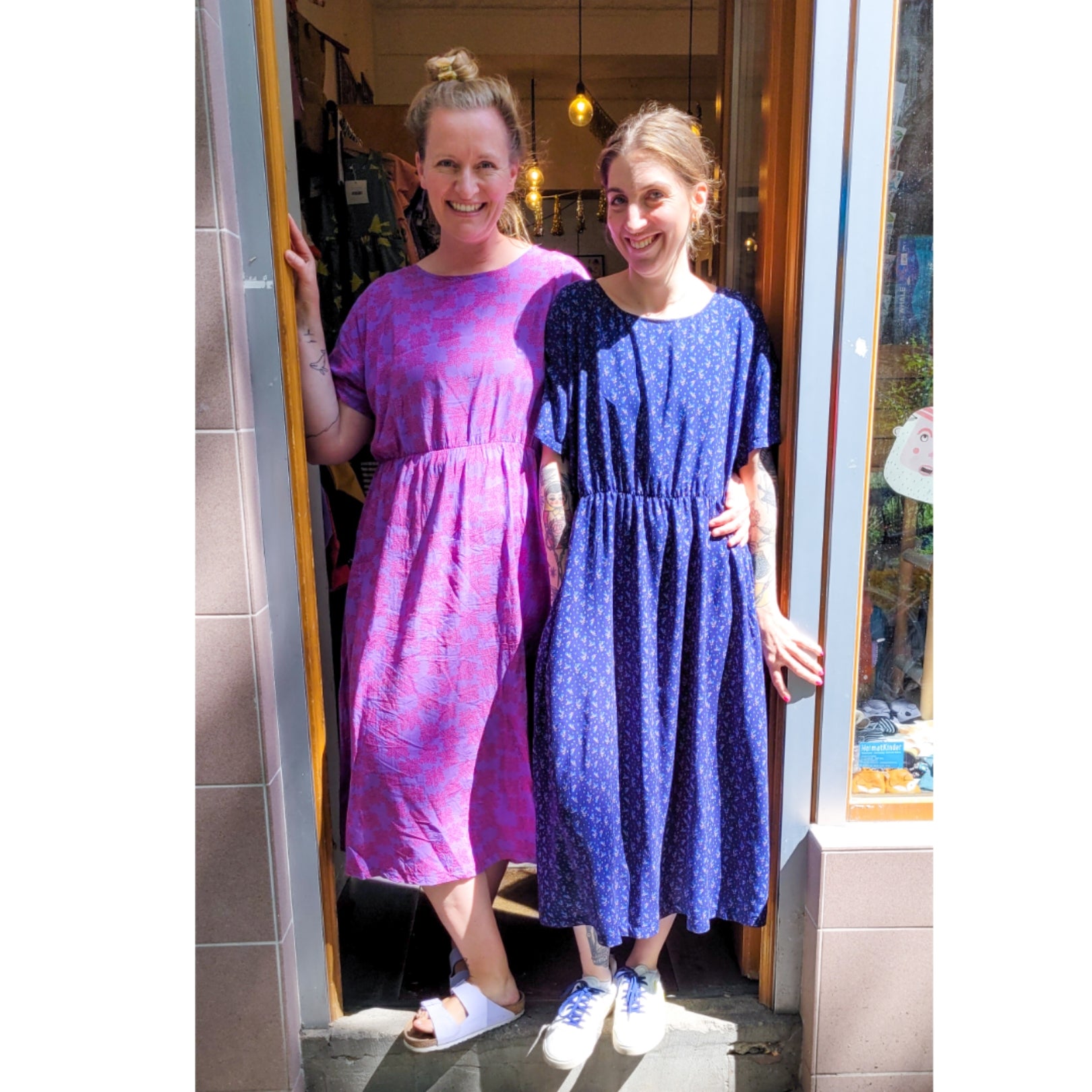MidiKleid aus Viskose Blümchen blau
