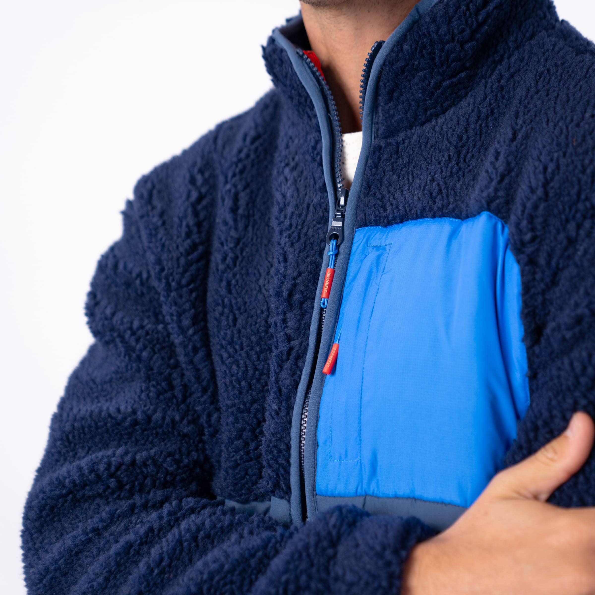 Zweifarbige Jacke aus Sherpa in Marineblau