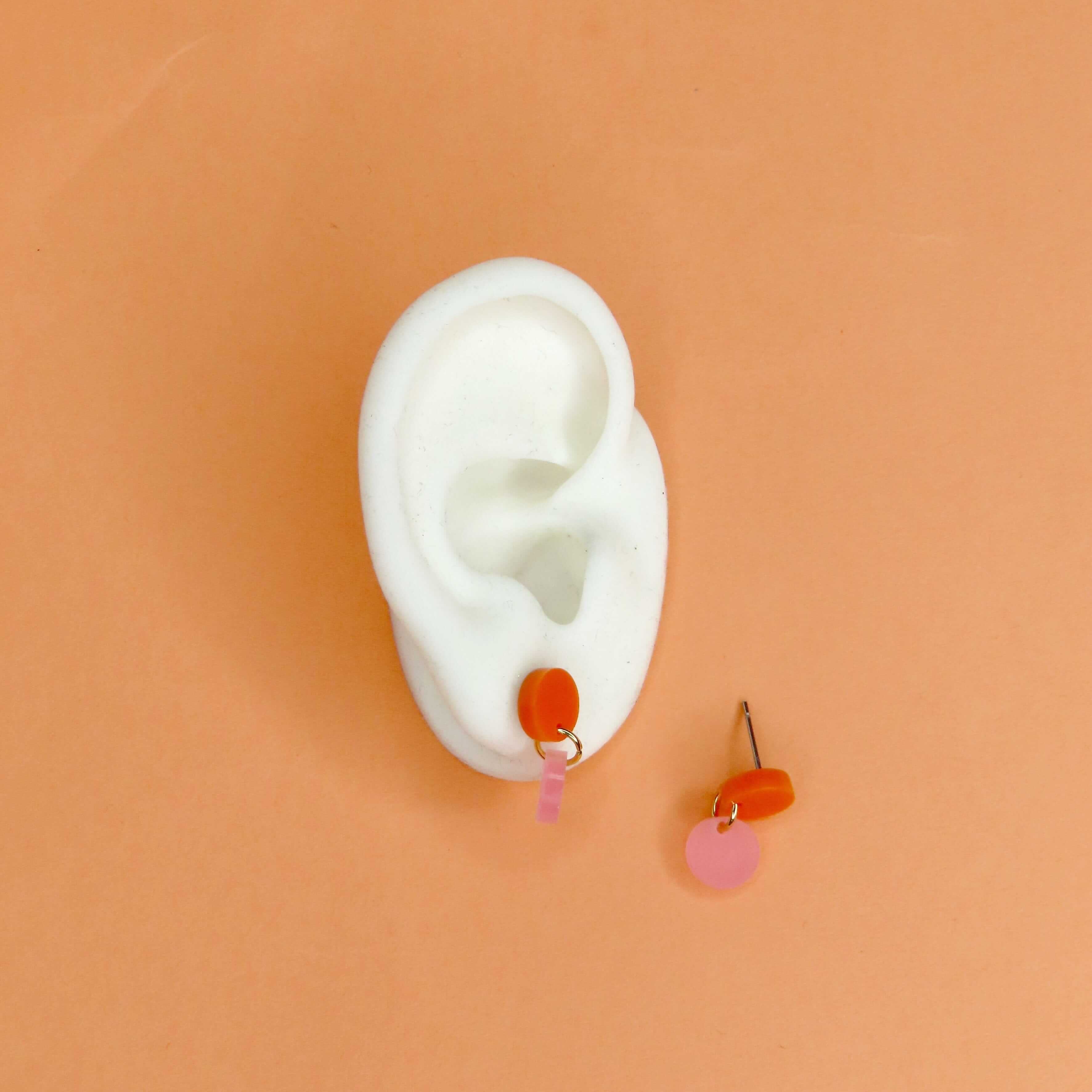 Dotty Acryl Ohrringe in orange eisrosa  niemalsmehrohne