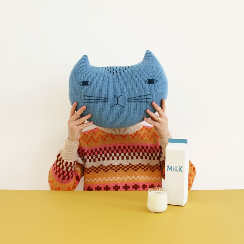 Donna Wilson Kissen in Katzenform