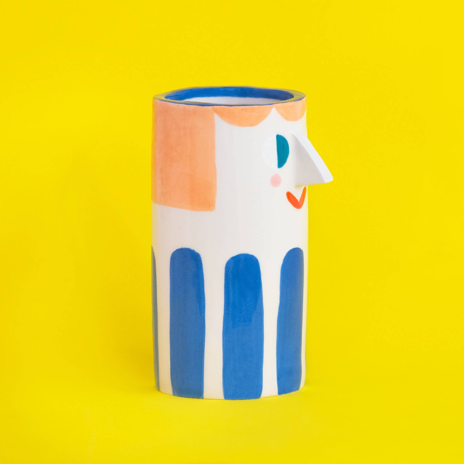 Mädchen mit tiefblauen Streifen//Keramikvase
