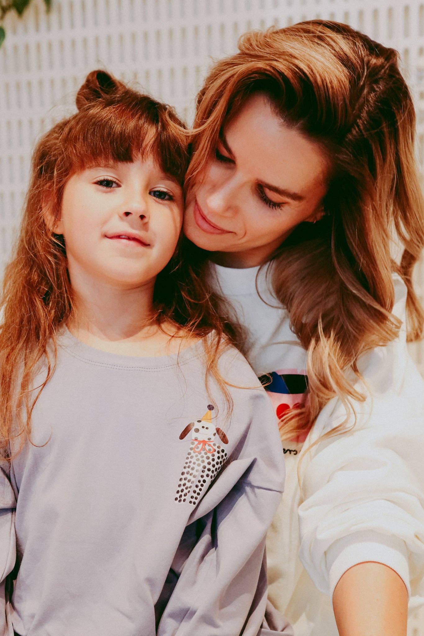 Don't grow up Longsleeve 'Partyhund' auf lilagrau