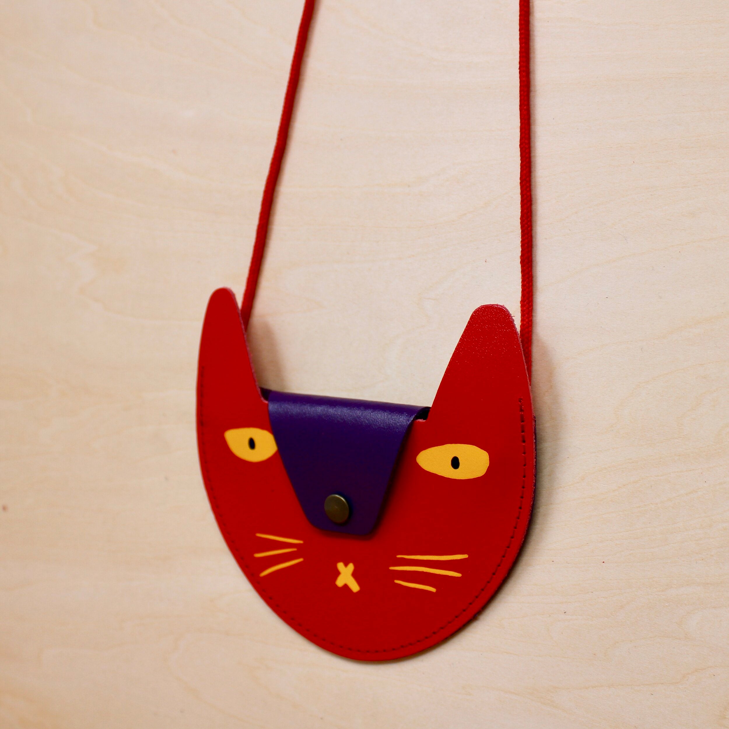 Brustbeutel Katze rot