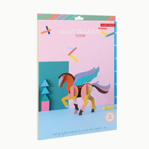 Studio ROOF Legendary Figurines 'Giant Pegasus'