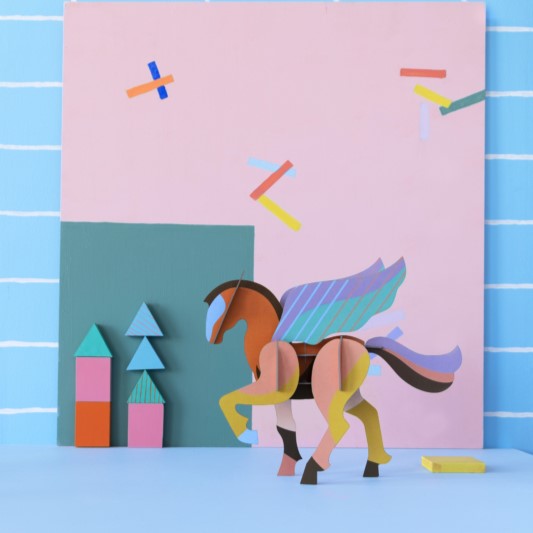 Studio ROOF Legendary Figurines 'Giant Pegasus'