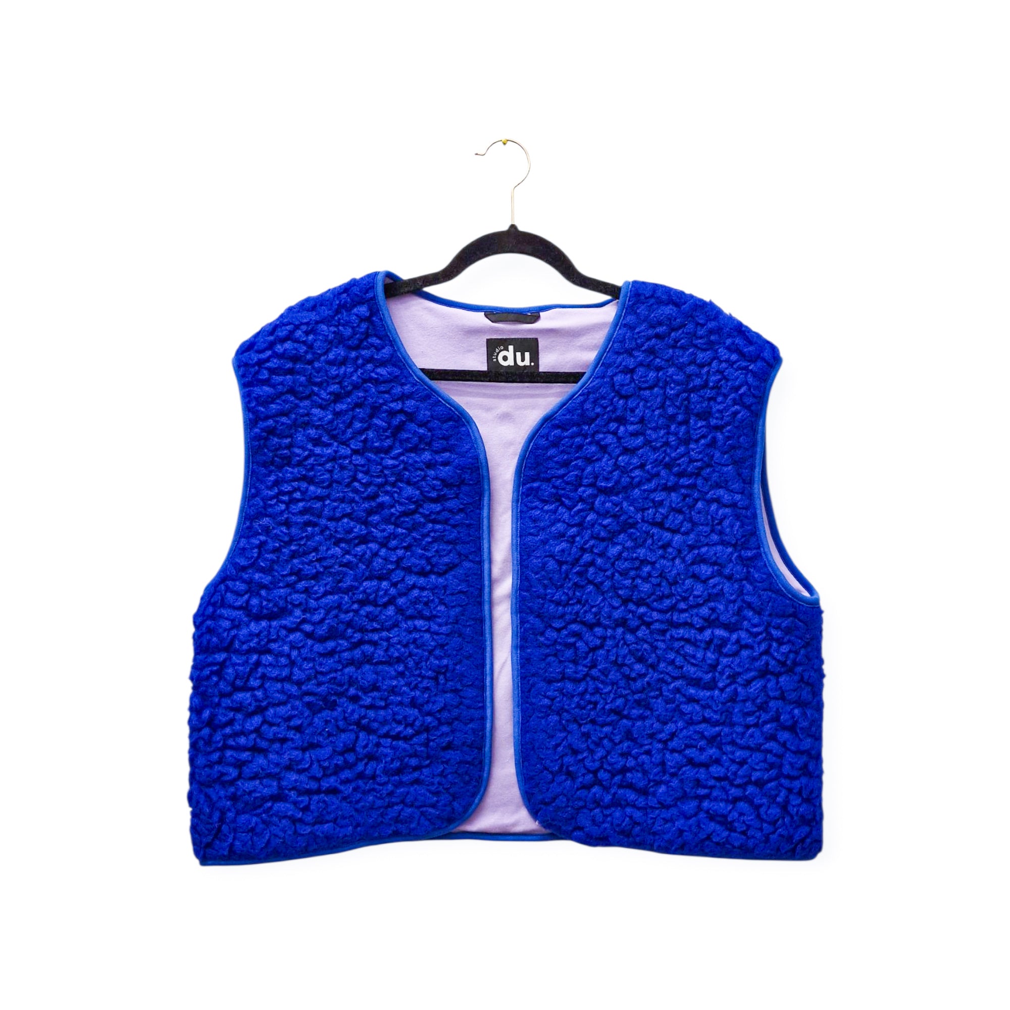 studio du. Weste Limited Edition special knallblau Wolle